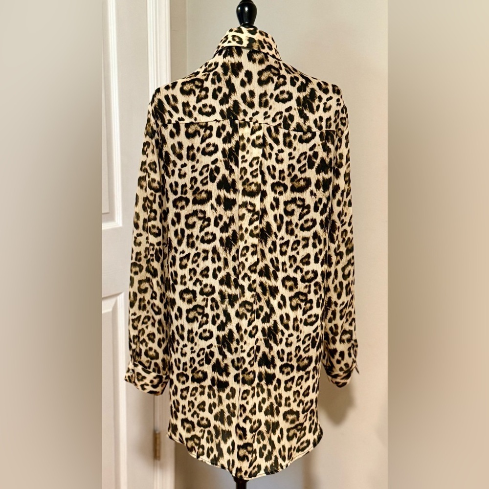 Gently Worn Zara Basic Leopard Print Button-Up Shirt - Picture 2 of 3